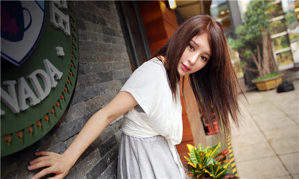 昭平想找一个女性生孩子给报酬-｛找个女人生孩子多少钱｝
